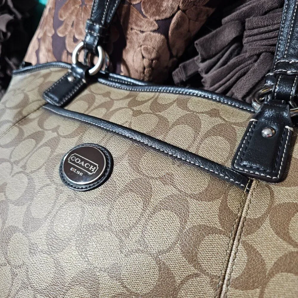 Coach Peyton Pocket Purse Shoulder Bag in Signature Canvas